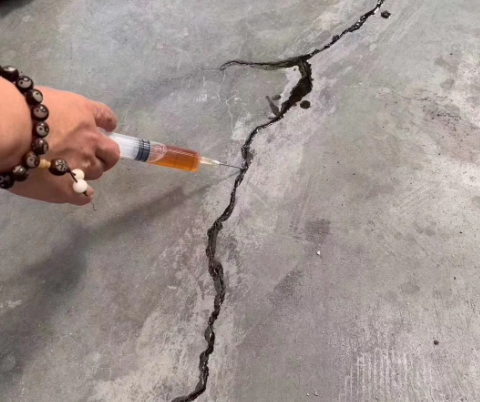 钟楼混凝土裂缝修补技术详解​